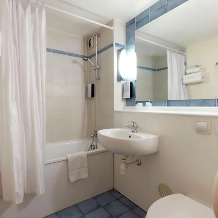 Campanile Lille Sud - Douai فندق