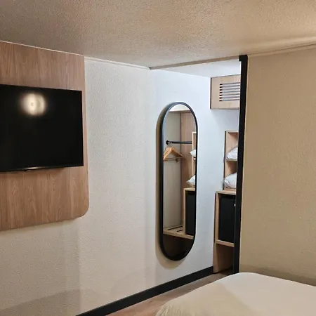 Campanile Lille Sud - Douai Hotel